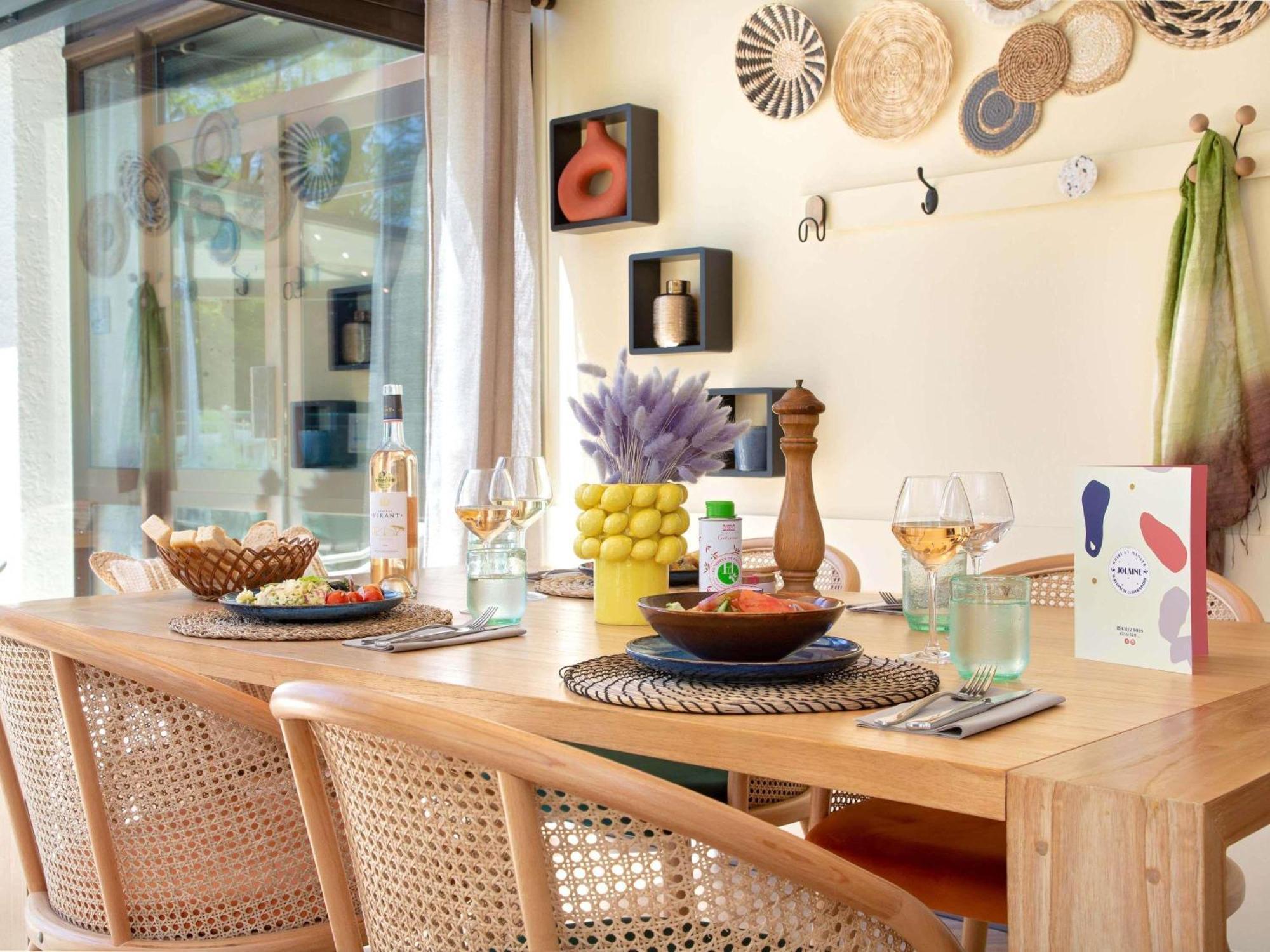 Hotel Ibis De Provence
