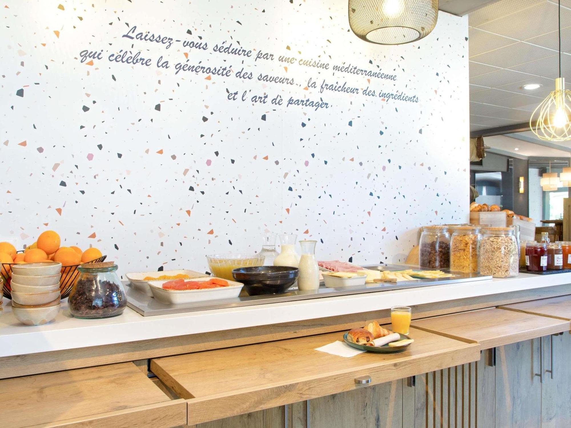 Ibis De Provence Hotel 3*
