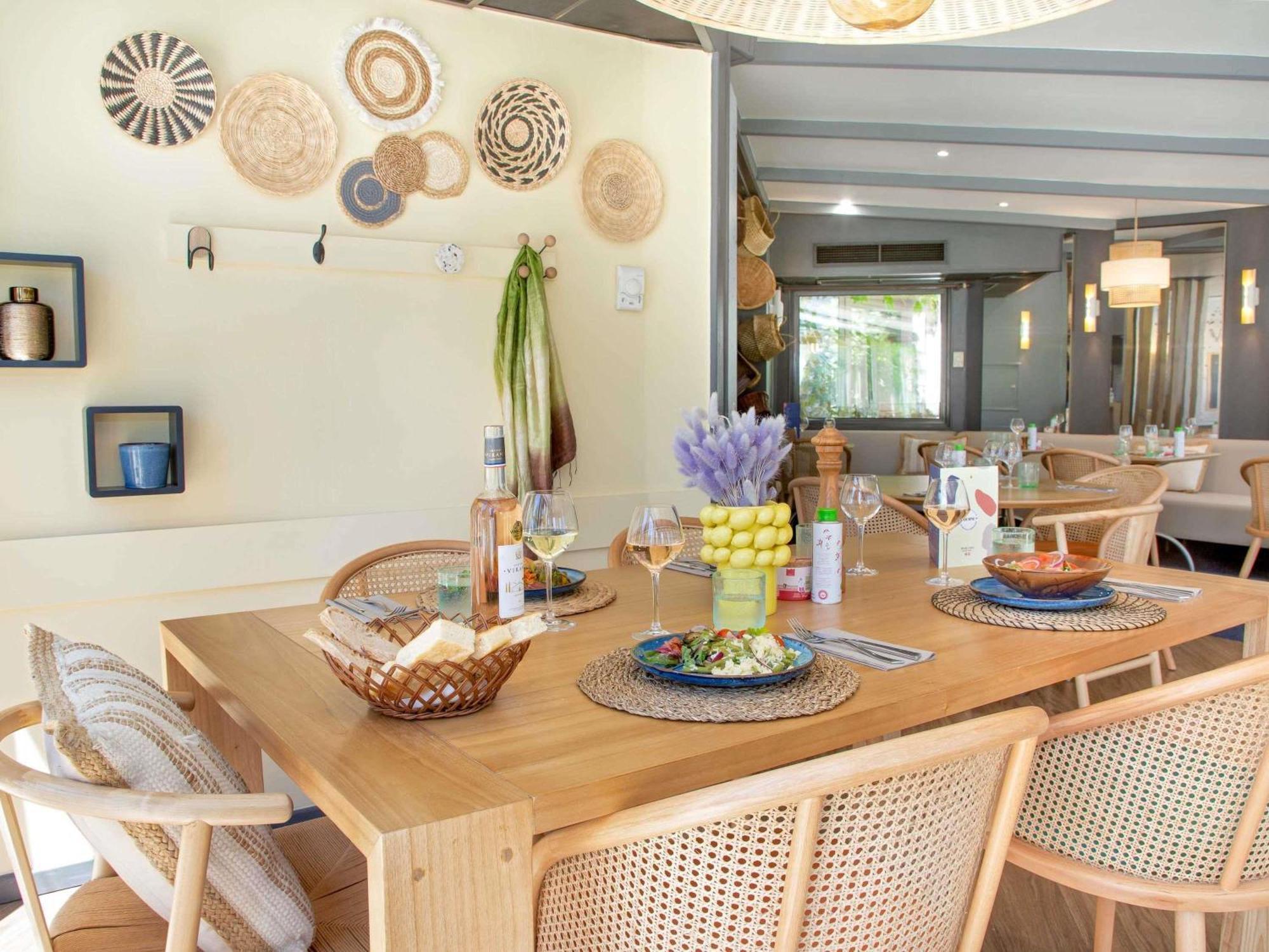 Ibis De Provence 3*