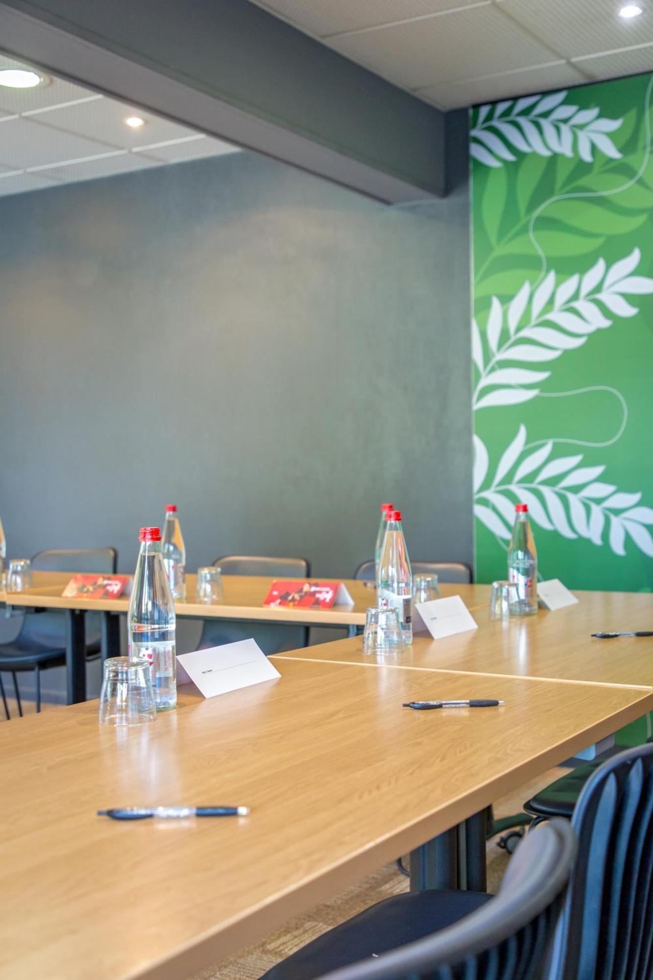 Hotel Ibis De Provence 3*